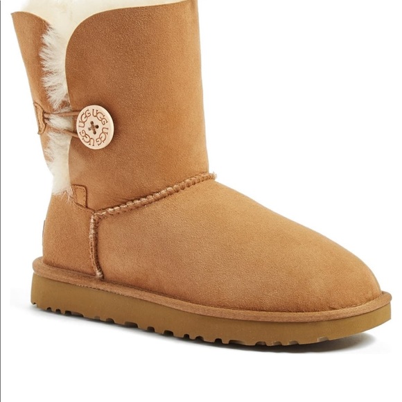 😍PRICE DROP!!!😍 UGG Bailey Button Boot Sz 8 - Picture 2 of 7